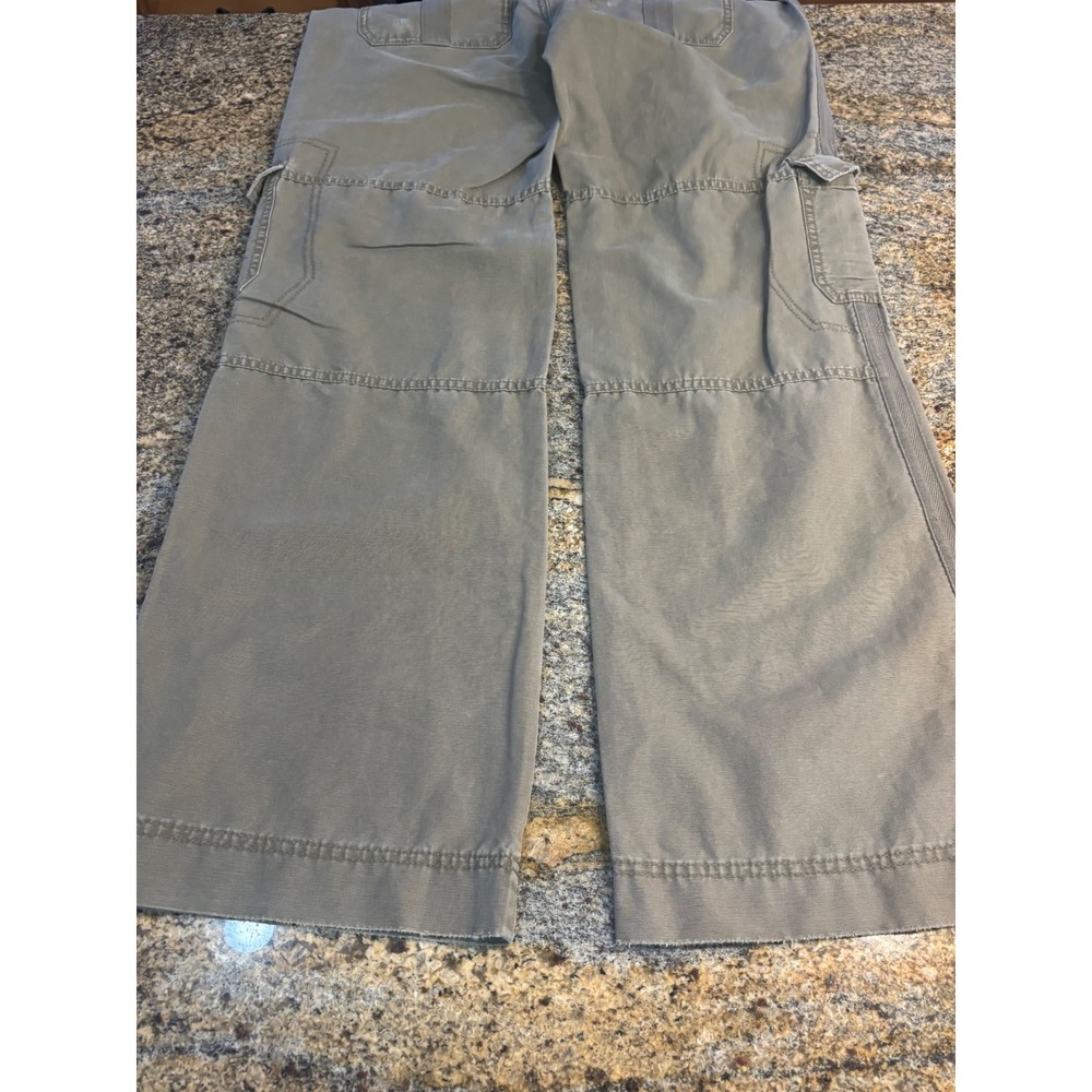 (READ) NWT Old Navy Low Rise Bootcut Cargo Pants Khaki Sz 8 Green Signature Y2K - Picture 9 of 9